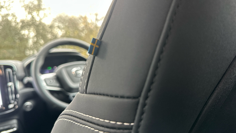 Volvo XC40 2.0 B4P Plus Dark 5dr Auto Petrol Estate